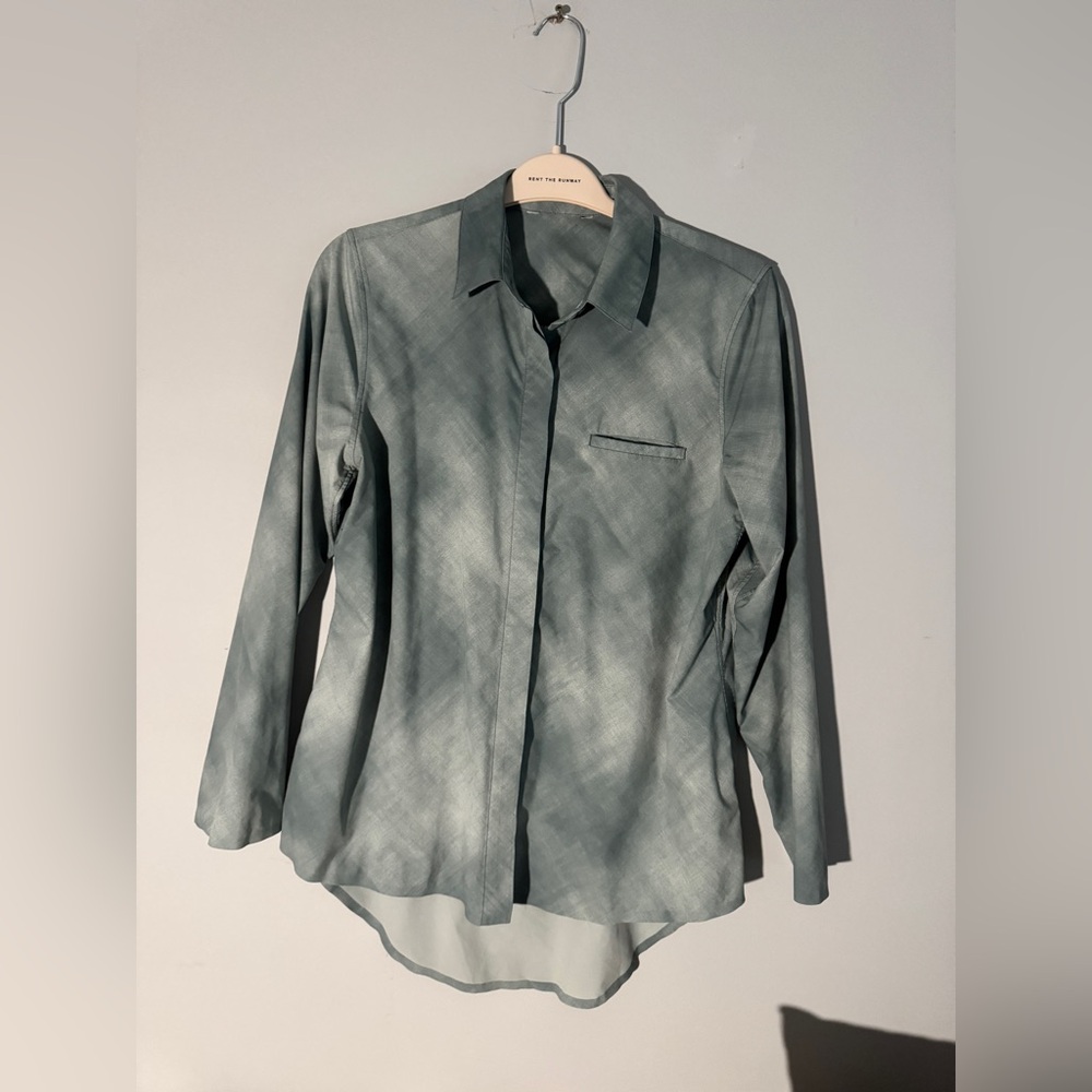 Athleta Breezy Lightweight Button Down